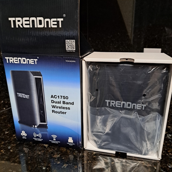 TRENDnet AC1750 Dual Band Wireless Router - Picture 2 of 4